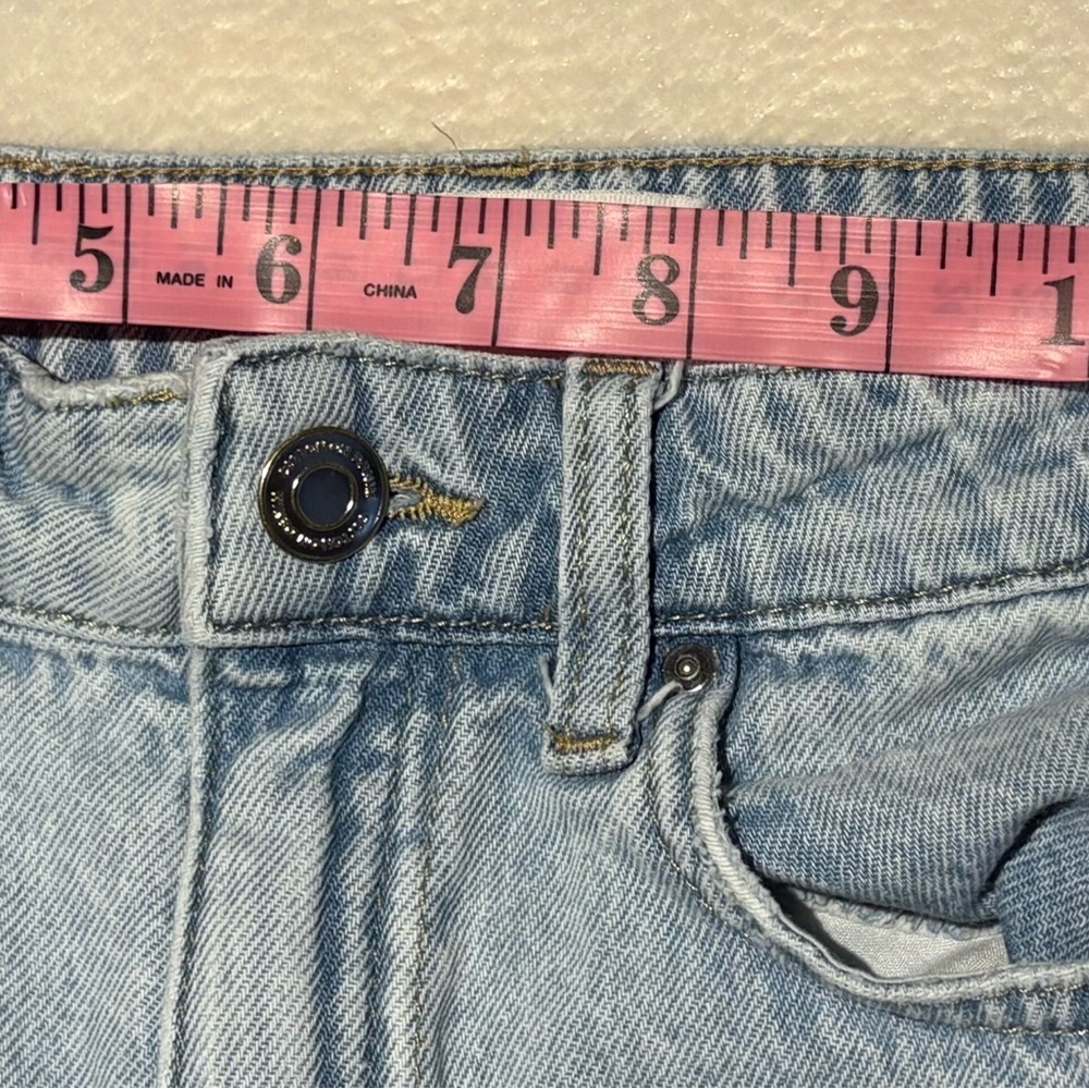 Cotton On Light Wash Relaxed Wide Leg Jeans - Picture 5 of 7